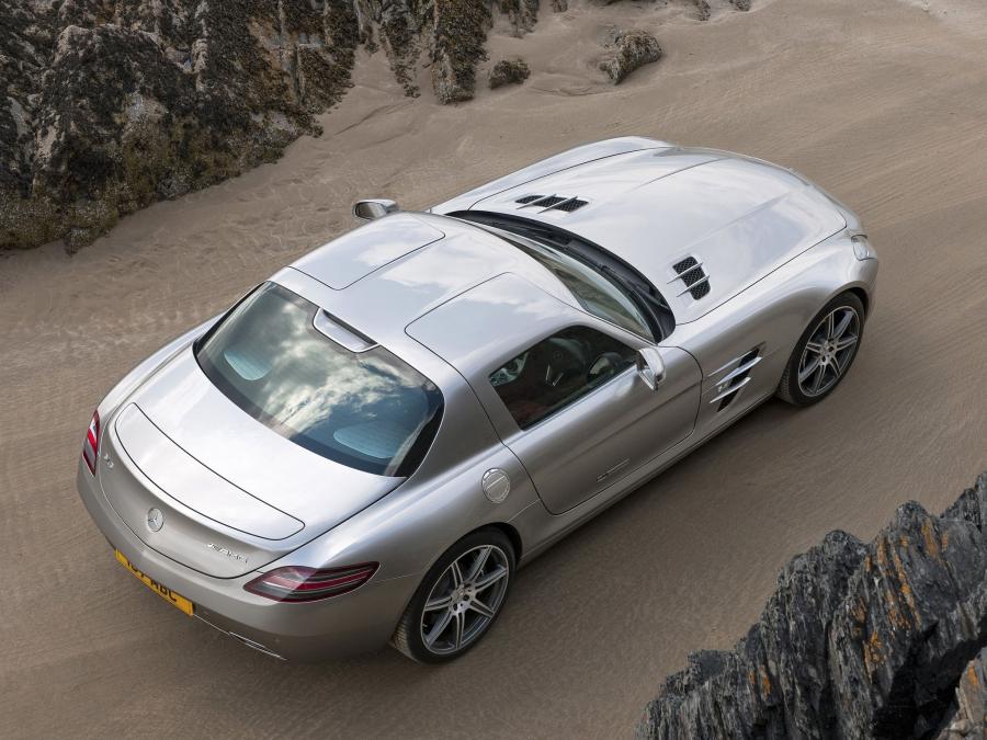  Mercedes-Benz SLS AMG 2010 года  (UK) (фото 6 из 19)